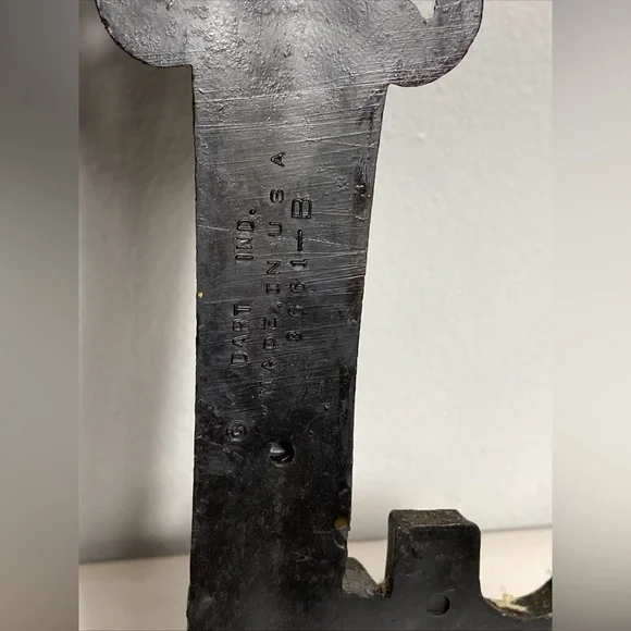 Set of Two MCM wall hanging skeleton keys decor Dart Industries 24” & 18” - Picture 9 of 9